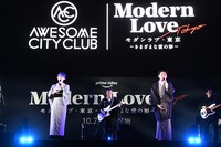 Awesome City Clubのライブの様子。