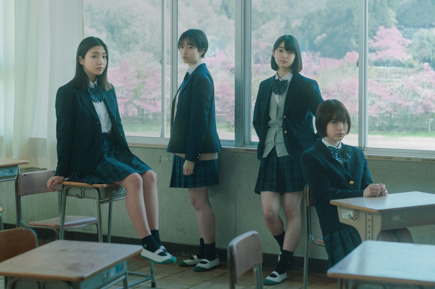 「少女は卒業しない」