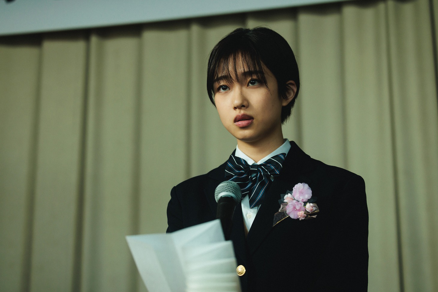 「少女は卒業しない」