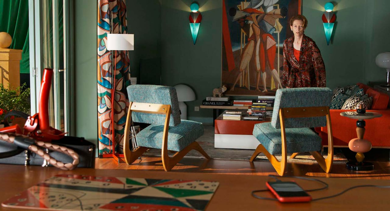 ティルダ・スウィントン主演「ヒューマン・ボイス」新カット、インテリアの数々写す