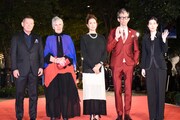 左から柳島克己、マリークリスティーヌ・ドゥ・ナヴァセル、ジュリー・テイモア、ジョアン・ペドロ・ロドリゲス、シム・ウンギョン。