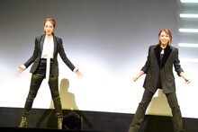 左から紅ゆずる、柚希礼音。