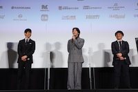 左から西島秀俊、中村倫也、白石和彌。