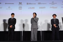 左から西島秀俊、中村倫也、白石和彌。