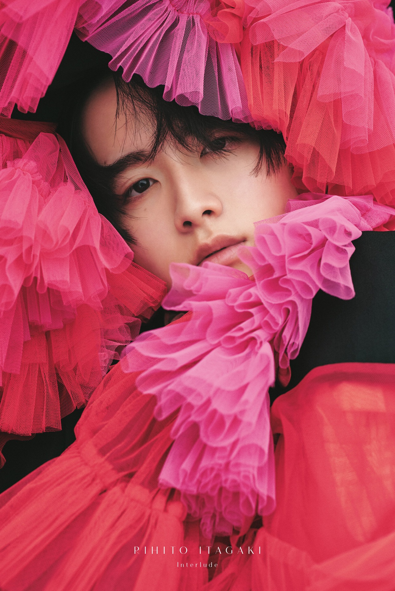 「板垣李光人 20th Anniversary Photobook Interlude」収録カット