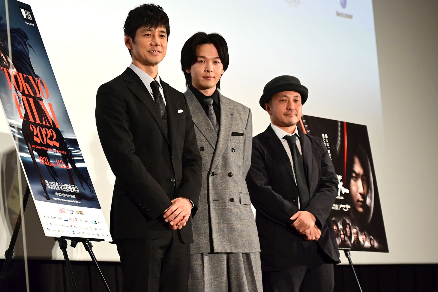 「仮面ライダーBLACK SUN」ワールドプレミアにて、左から西島秀俊、中村倫也、白石和彌。