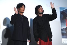 左から稲垣吾郎、今泉力哉。