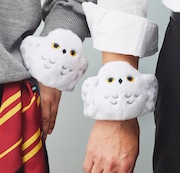 「ヘドウィグ スリーブ」はリストバンドとしても楽しめる。