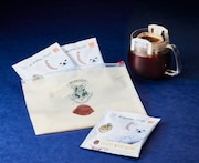 「スライドポーチ ホリデーマジックブレンド ZIPSシングルサーブ （入学許可証）」（税込1300円）