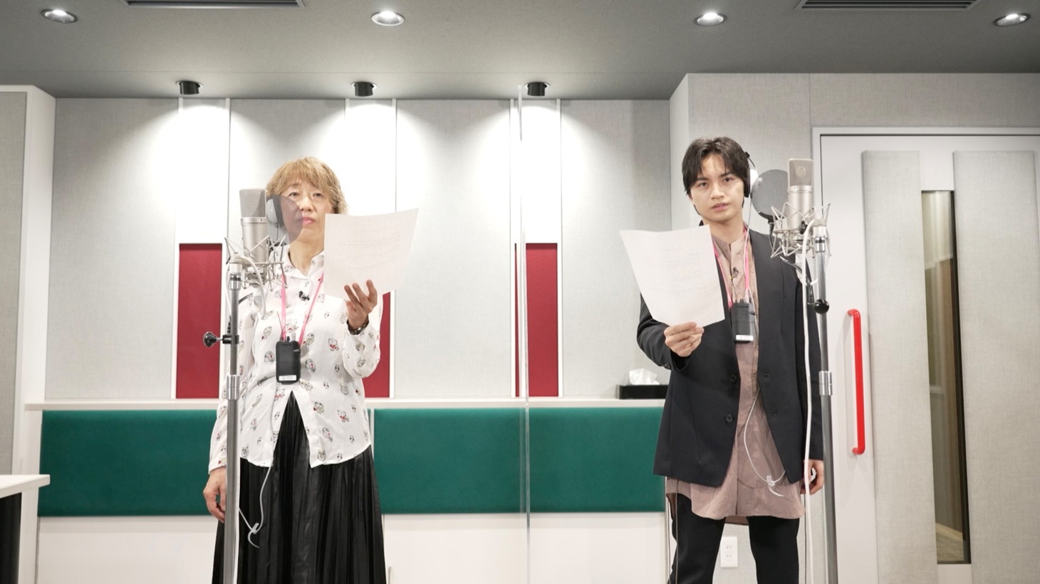 左から佐藤恵子、中島健人。