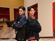 左から簡秀吉、前田拳太郎。
