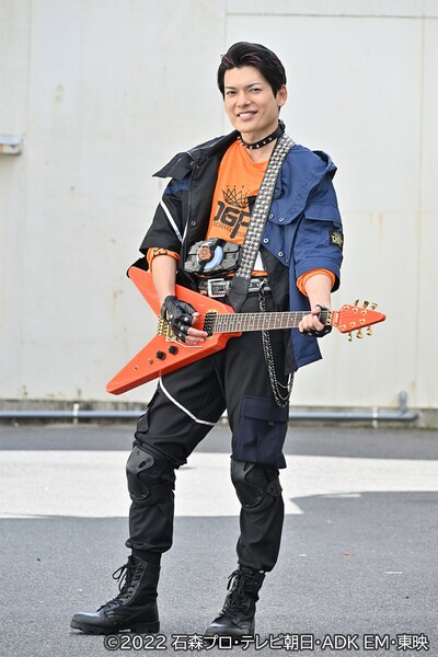 崎山つばさ演じる晴家ウィン。