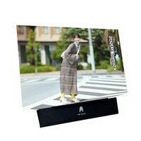 「西野七瀬カレンダー2023」の卓上表紙。