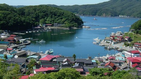 「ただいま、つなかん」 (c)2023 bunkakobo ＋ (c)鈴木盛男