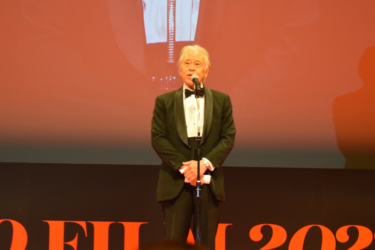 安藤裕康
