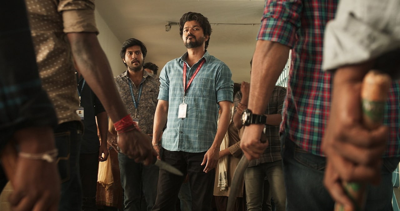 大学教授VS最凶ギャング、ヴィジャイ主演の「マスター/先生が来る！」予告解禁