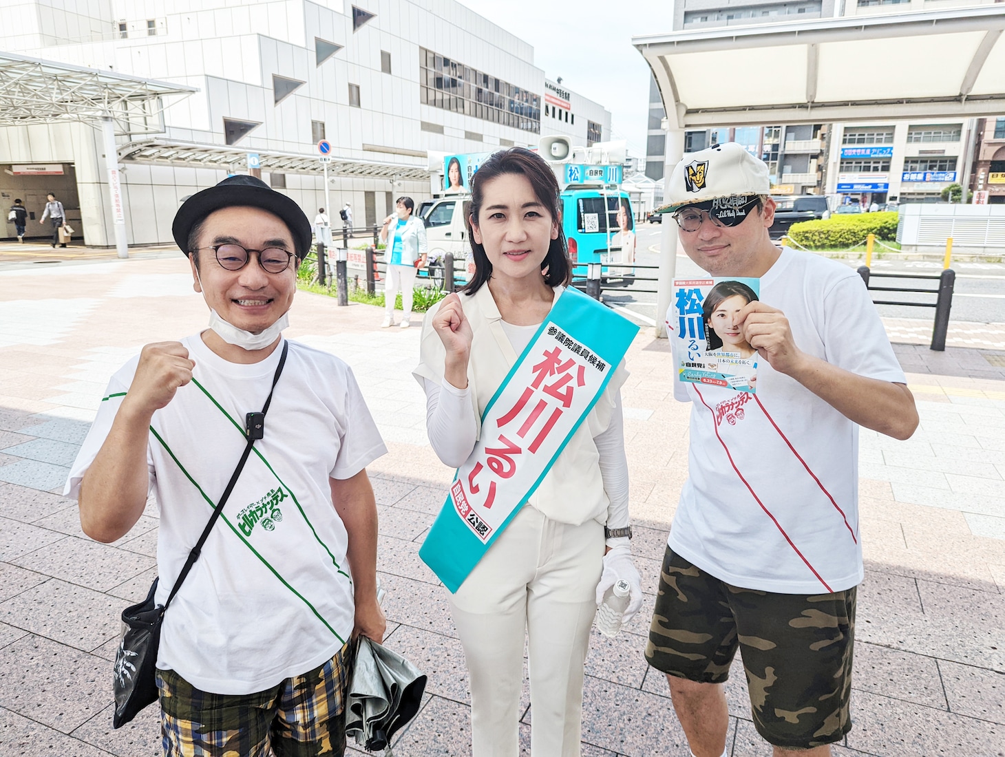 左からプチ鹿島、松川るい、DARTHREIDER。