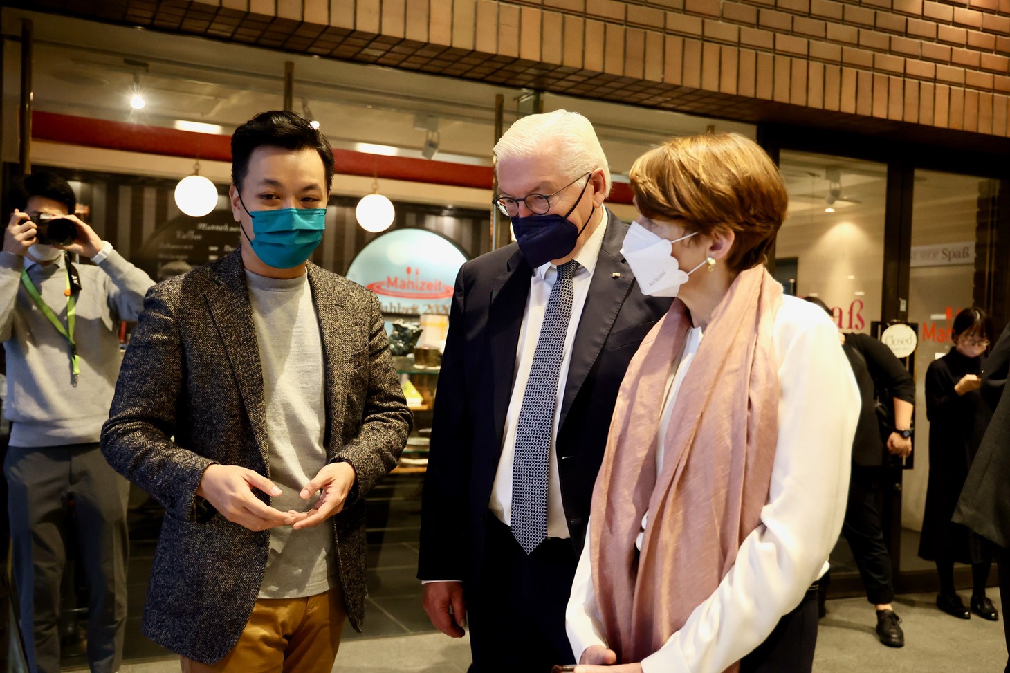 「タレンツ・トーキョー2022」にて、ドイツ大統領フランク＝ヴァルター・シュタインマイヤーによる視察の様子。（撮影：明田川志保）