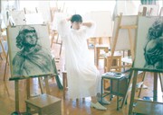 「深川麻衣 第3弾オフィシャル卓上カレンダー2023」使用カット