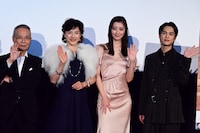 「鳩のごとく 蛇のごとく 斜陽」初日舞台挨拶の様子。