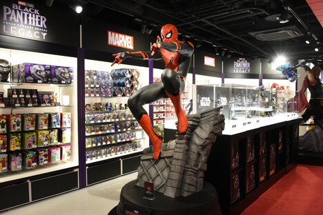 「ブラックパンサー・レガシー」トイサピエンス東京店内の様子。
