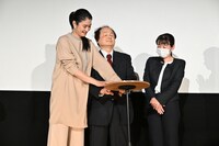 「桜色の風が咲く」公開記念舞台挨拶の様子。