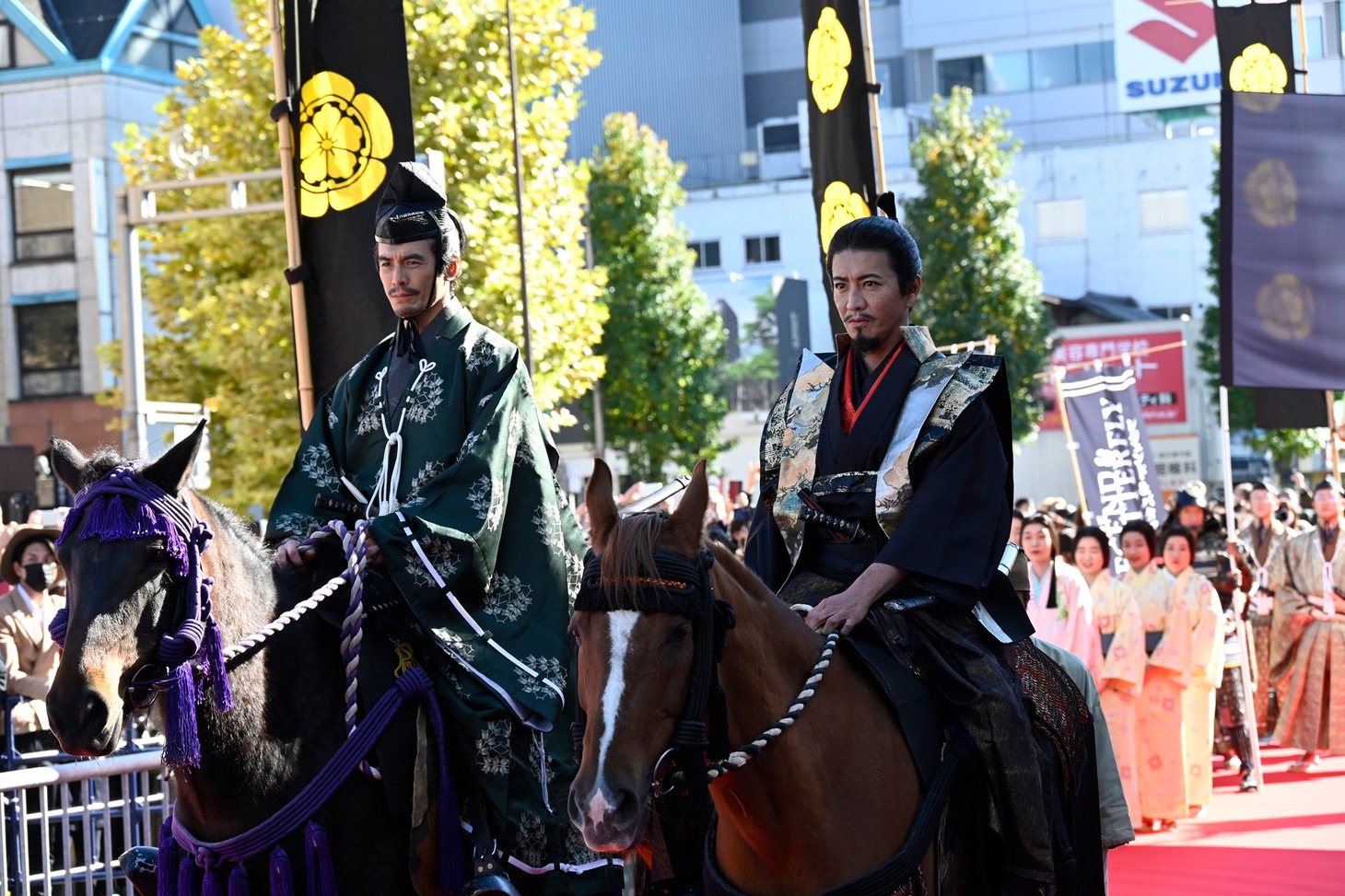 左から伊藤英明、木村拓哉。