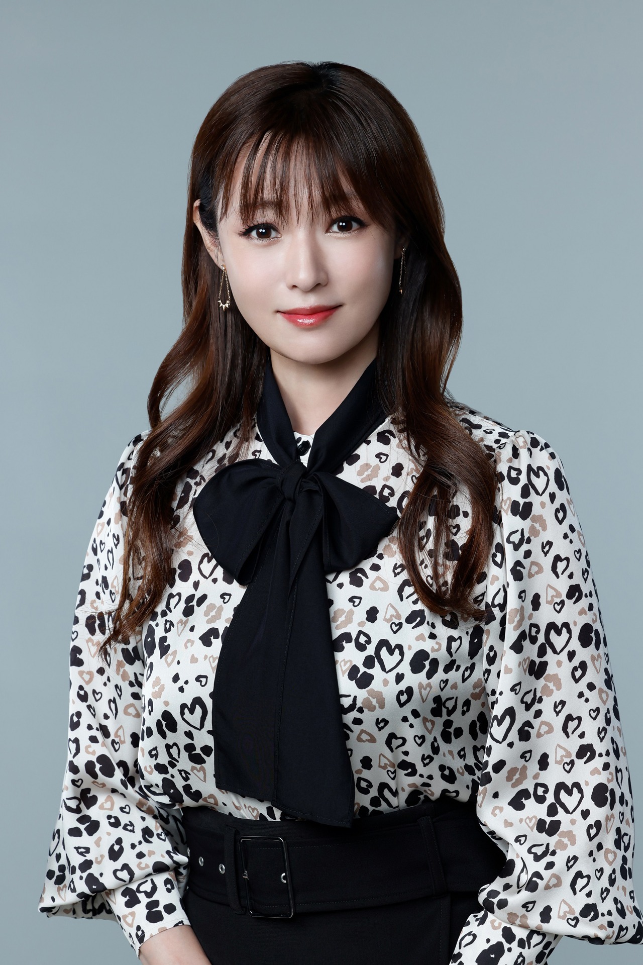 澤野夏美役の深田恭子。