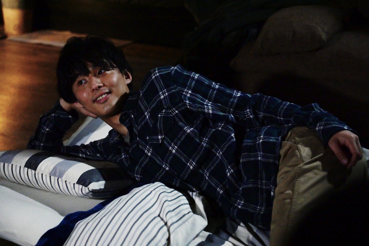 藤ヶ谷太輔主演「そして僕は途方に暮れる」主人公の自堕落な日々捉えた新カット