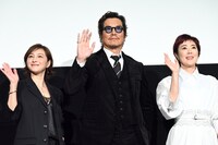 「あちらにいる鬼」公開記念舞台挨拶の様子。左から広末涼子、豊川悦司、寺島しのぶ。