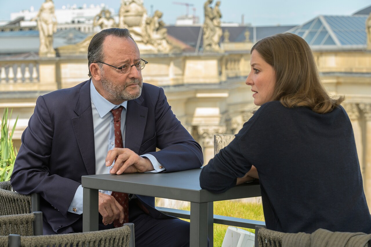 ジャン・レノがアンドロイドを演じたドラマ配信、6日間の“親子”旅描く