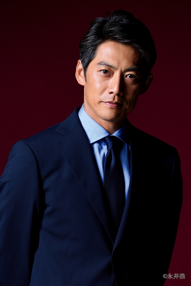 三星義知役の反町隆史。