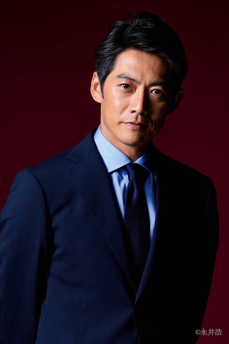 三星義知役の反町隆史。