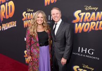 左からディズニー・アニメーション・スタジオのジェニファー・リー、クラーク・スペンサー。