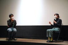 左から安楽涼、大川景子。