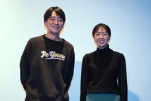 「夢半ば」上映後トークイベントの様子。左から安楽涼、大川景子。