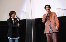 左から安井謙太郎、鈴木拡樹。