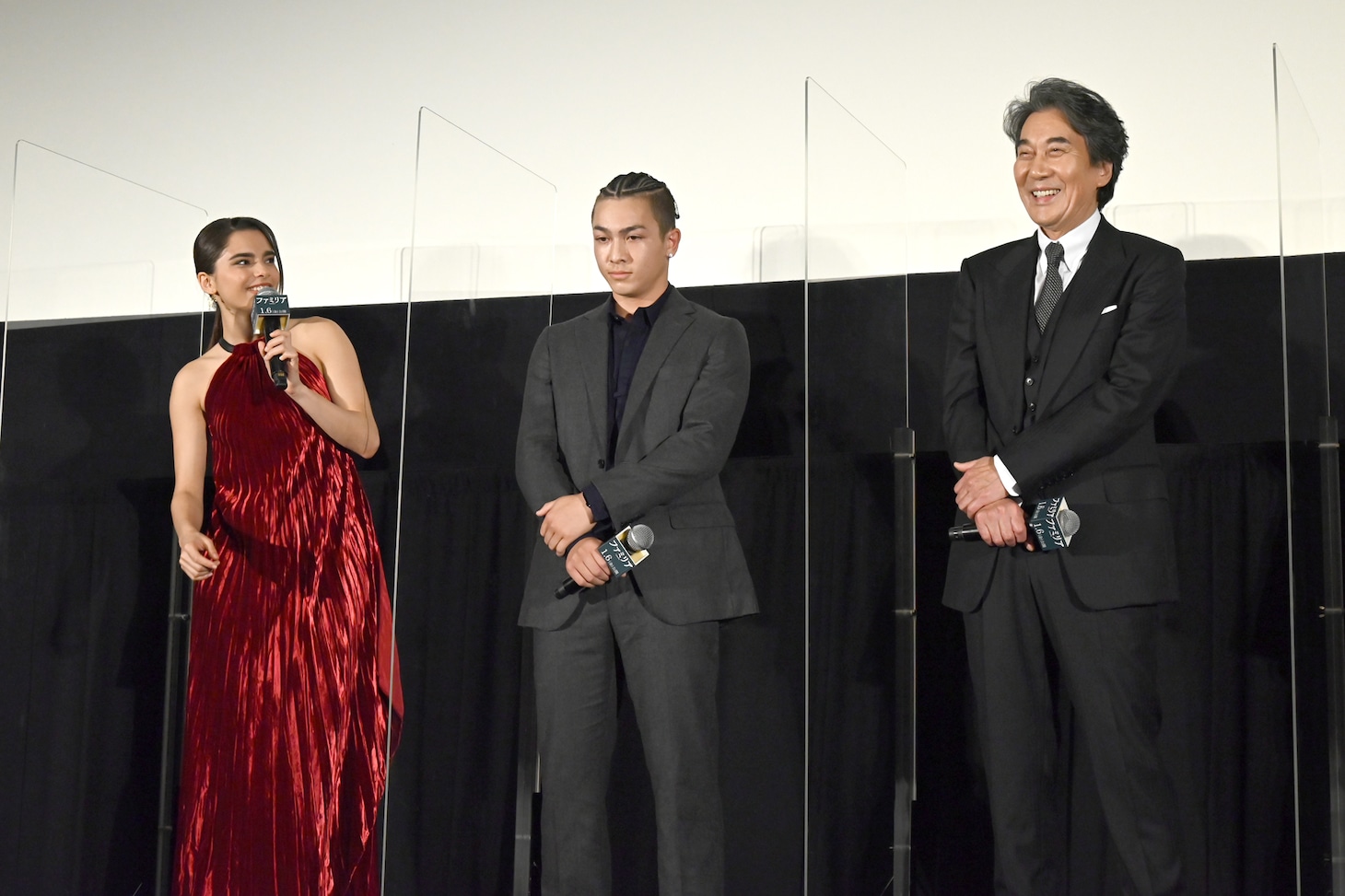 「ファミリア」完成披露上映会の様子。