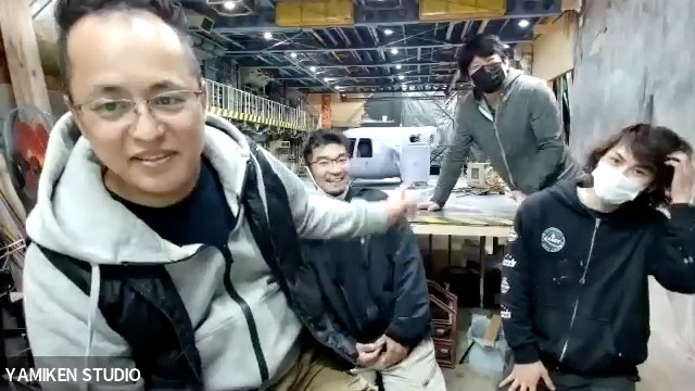 堀貴秀（左）