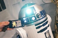 リモコン操作で光るR2-D2。