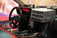 「バック・トゥ・ザ・フューチャー」シリーズのデロリアン内部。