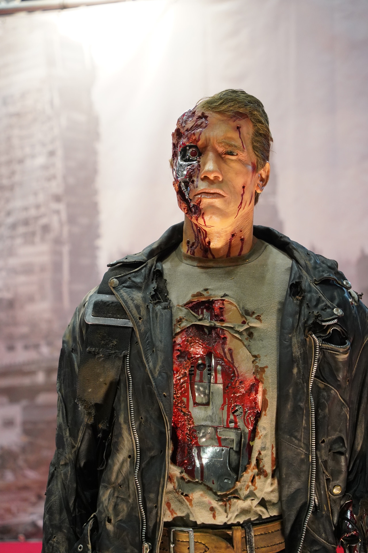 「ターミネーター2」のT-800等身大フィギュア。