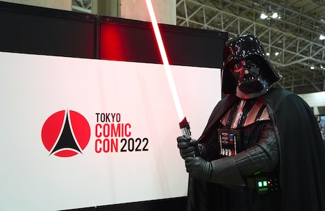 「東京コミコン2022」より、ダース・ベイダーに扮したコスプレイヤー。