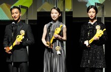 左から横浜流星、伊東蒼、河合優実。