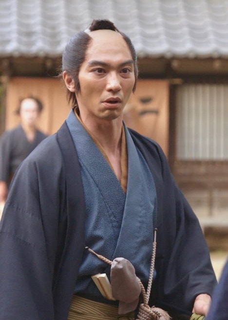 奥野瑛太演じる益満休之助。