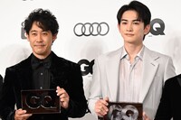 左から大泉洋、町田啓太。