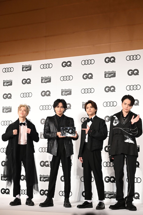 左から松島聡、中島健人、佐藤勝利、菊池風磨。