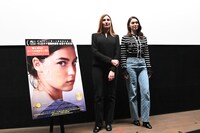 左からオードレイ・ディヴァン、アナマリア・ヴァルトロメイ。