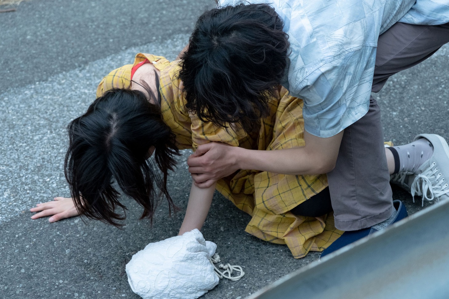 「生きててごめんなさい」場面写真