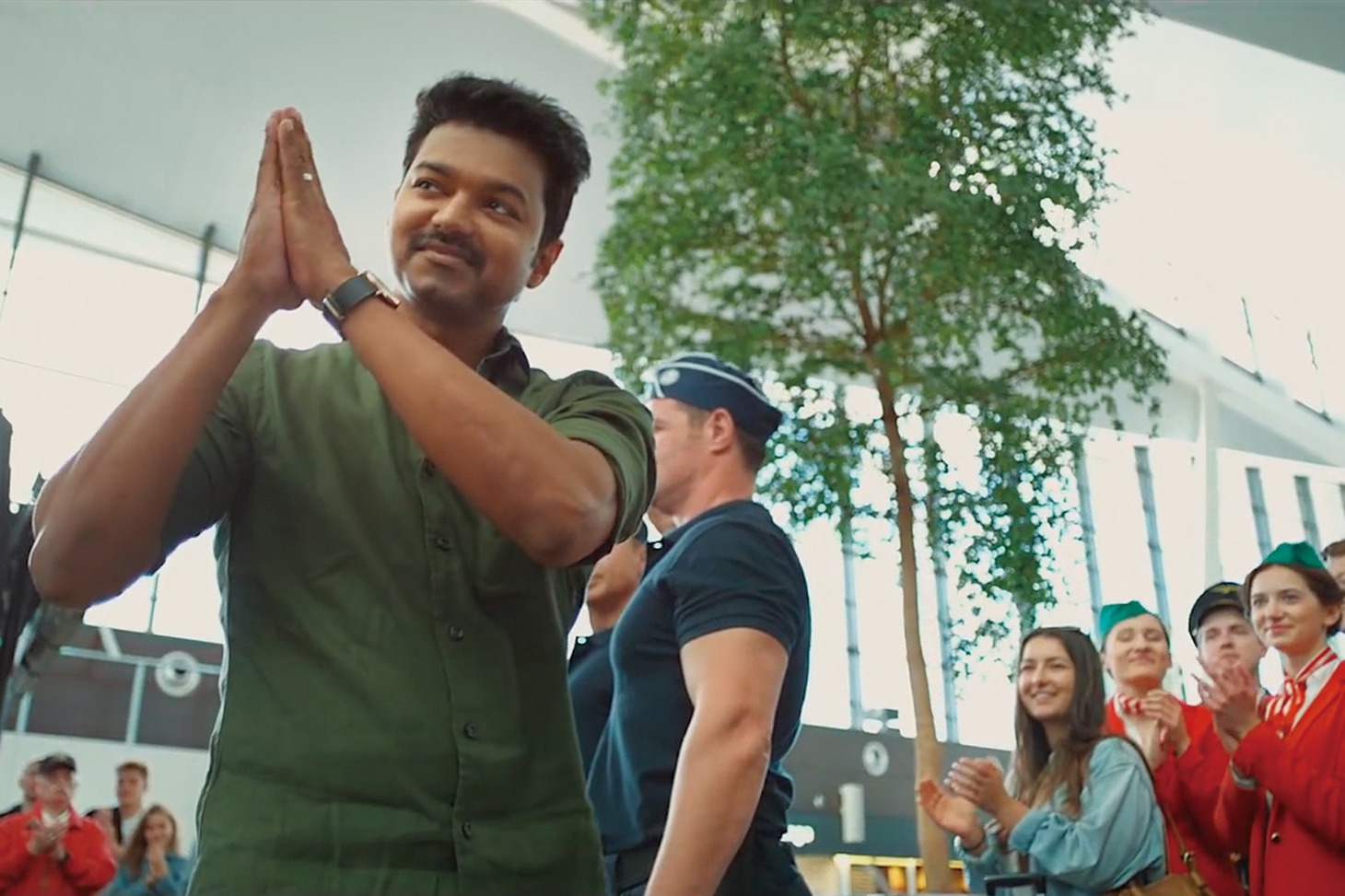 「マジック」 (c)Sony Music India, (c)Sri Thenandal Films